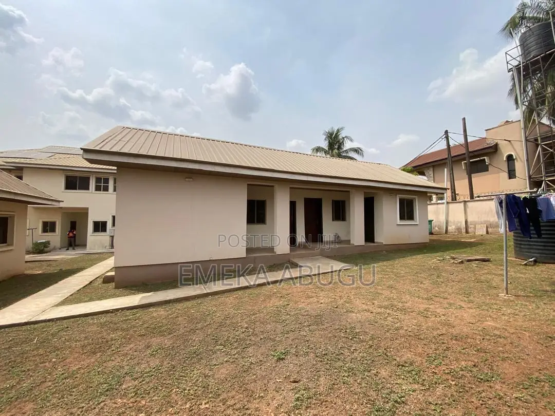 5bdrm Duplex in Agodi for sale