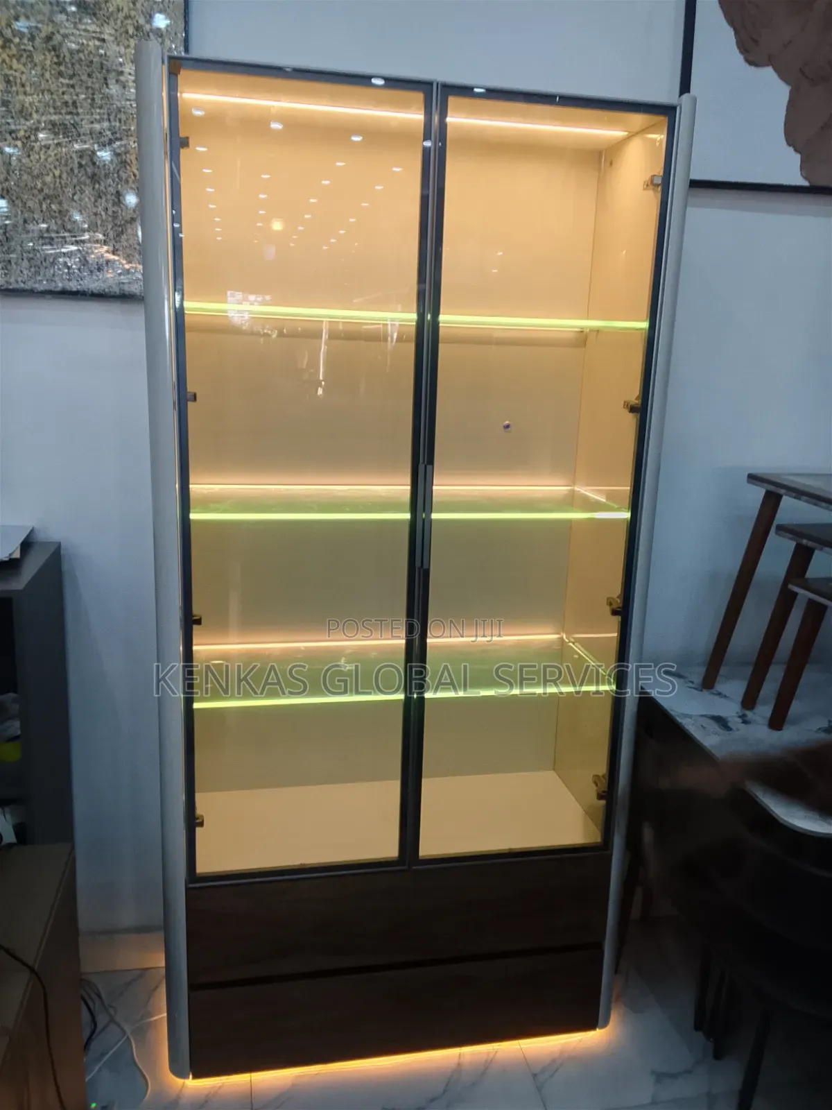 Showcase With Led Display Cabinet