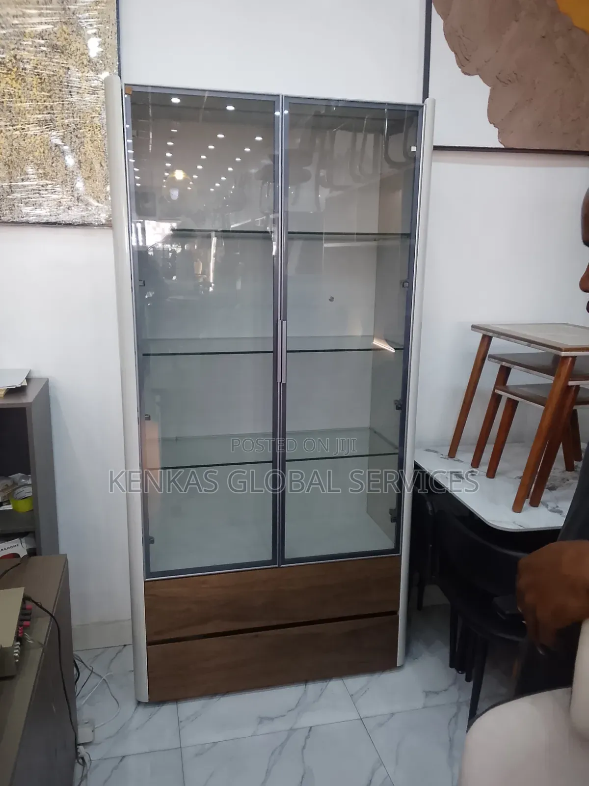 Showcase With Led Display Cabinet
