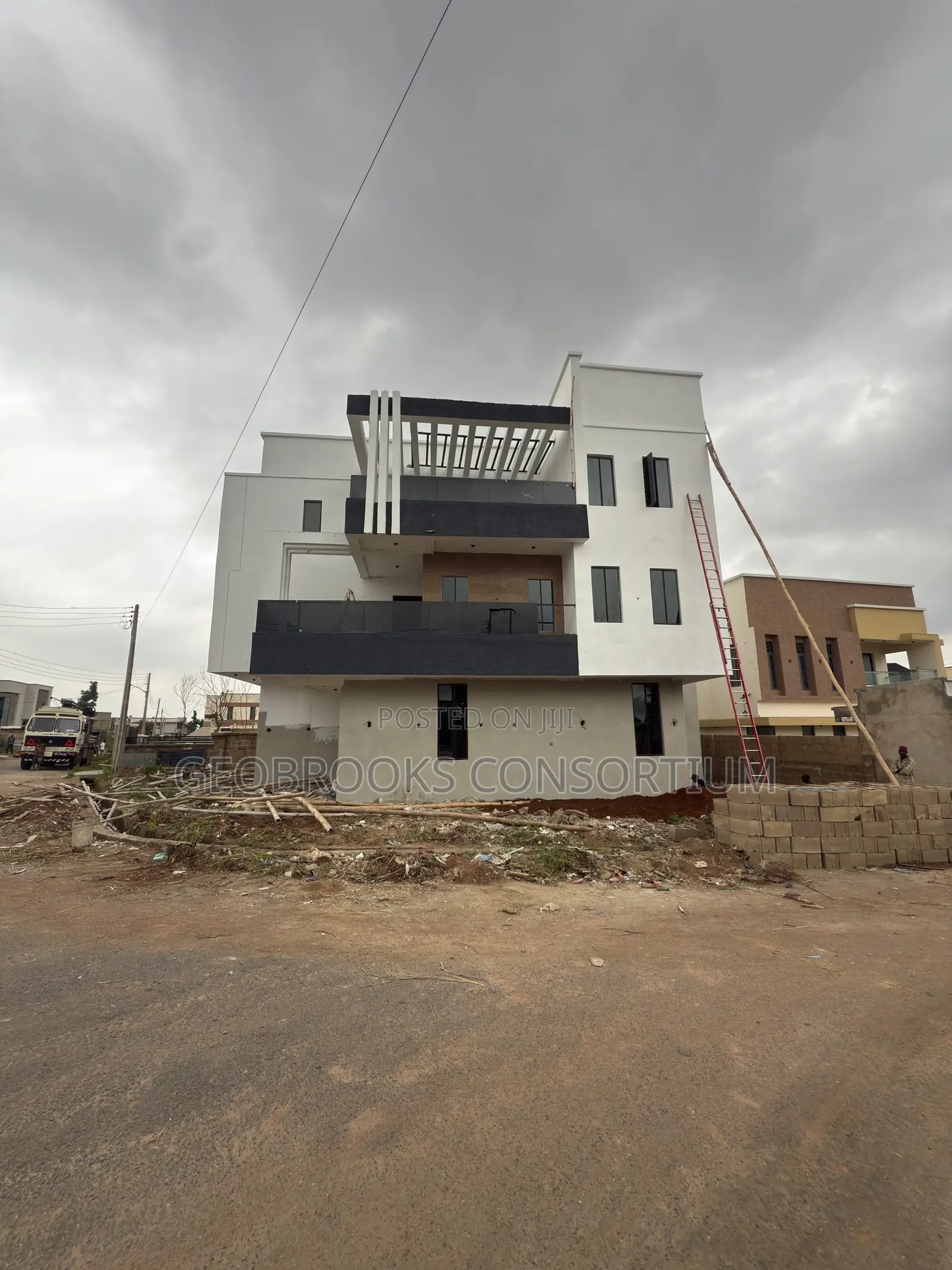 5bdrm Duplex in Carlton Gate Estate., Akobo for rent