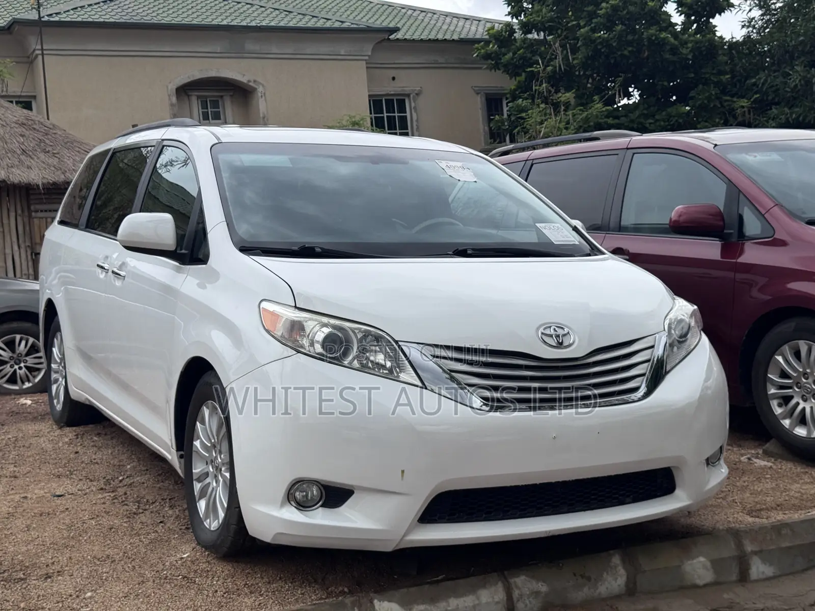 Toyota Sienna XLE 8 Passenger 2011 White