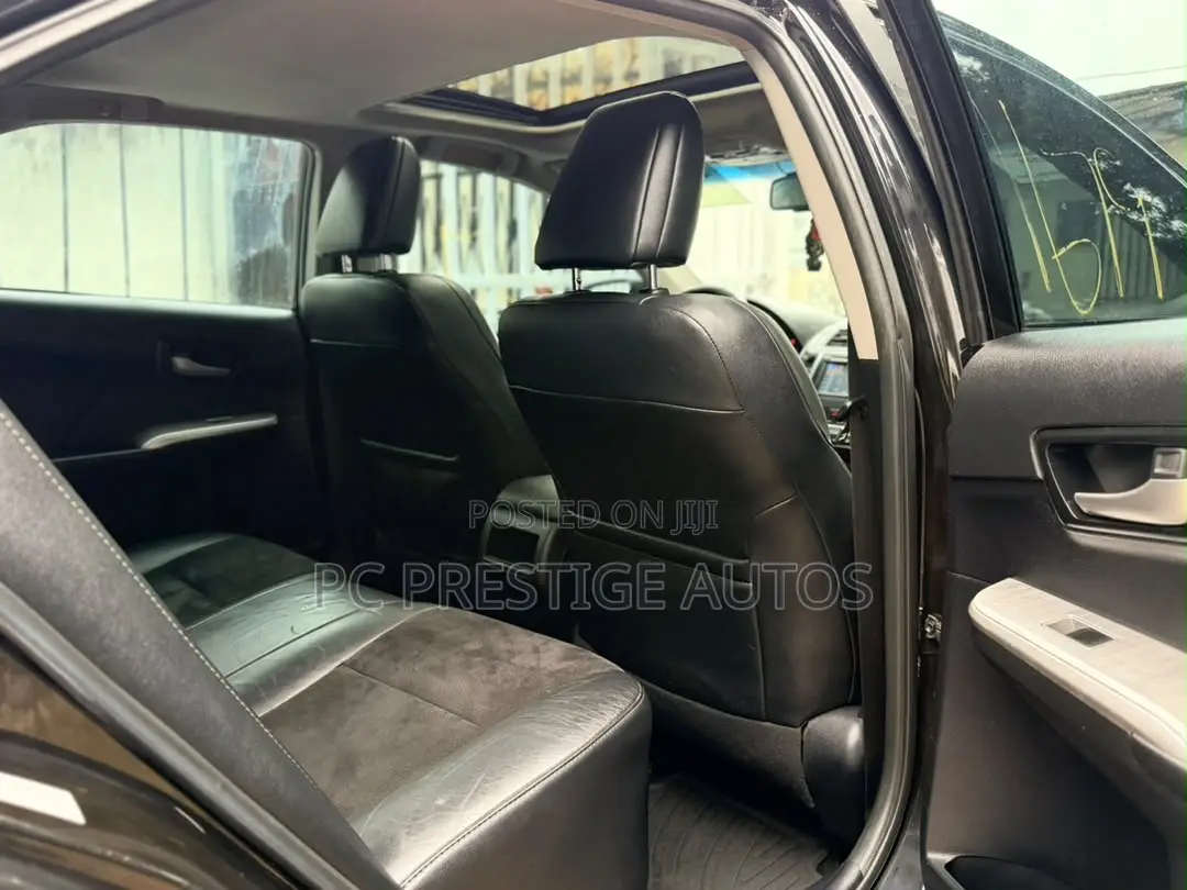 Toyota Camry SE V6 4dr Sedan (3.5L 6cyl 6A) 2012 Black