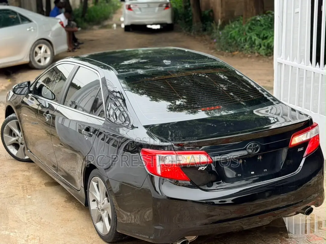 Toyota Camry SE V6 4dr Sedan (3.5L 6cyl 6A) 2012 Black