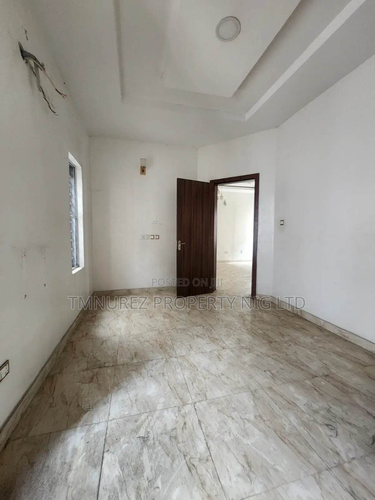 4bdrm Duplex in Chevron for sale