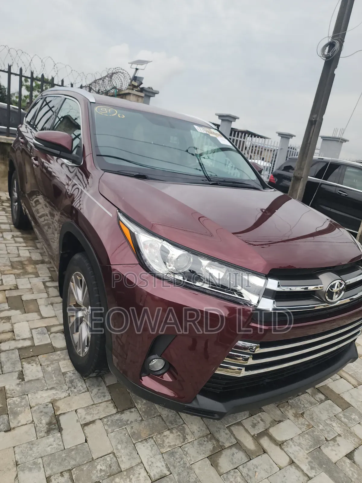 Toyota Highlander XLE 4dr SUV (3.5L 6cyl 6A) 2015 Red