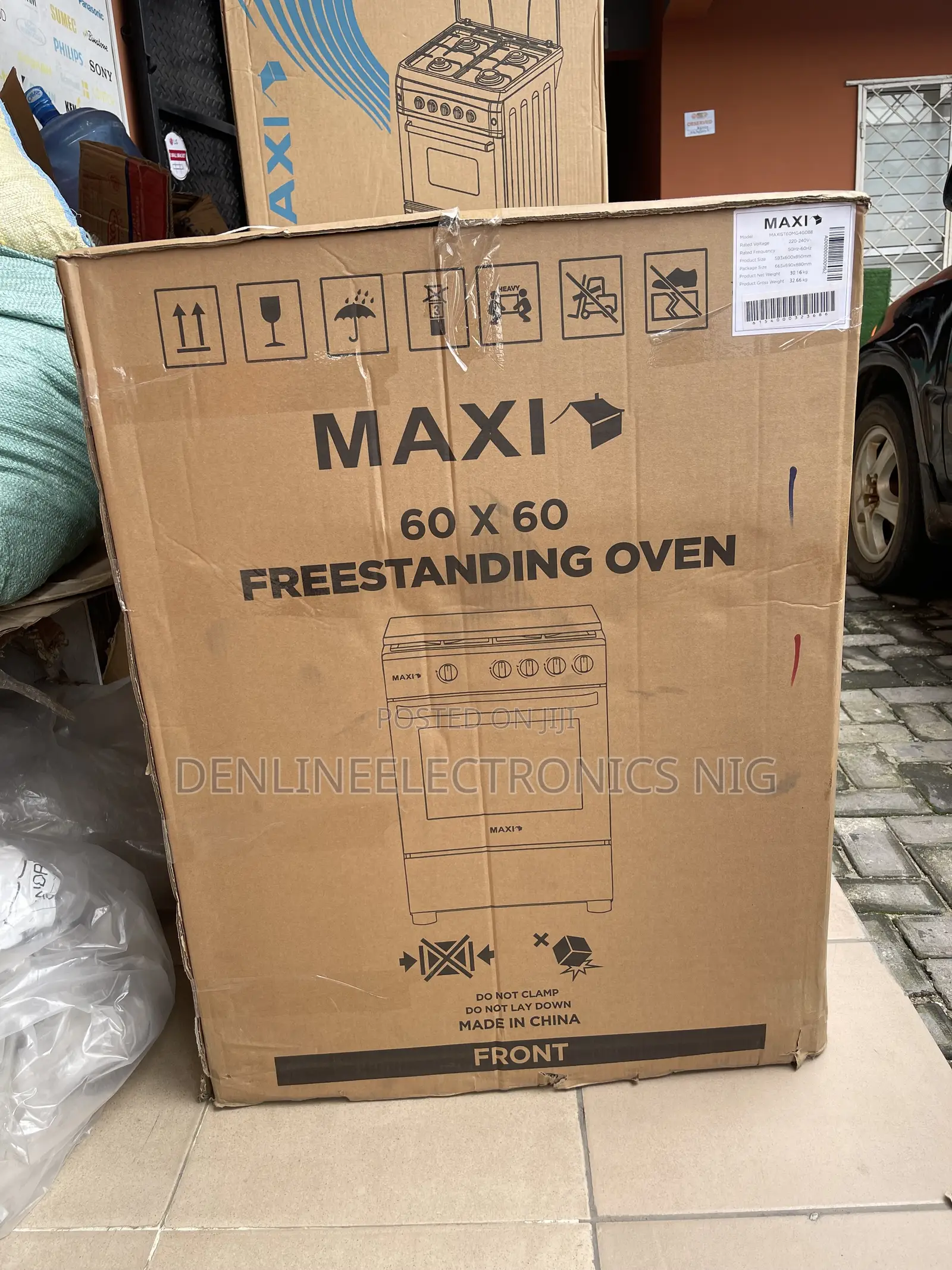 Brand New Maxi 60 by 60 Four Burners With Oven . Auto Ignition.