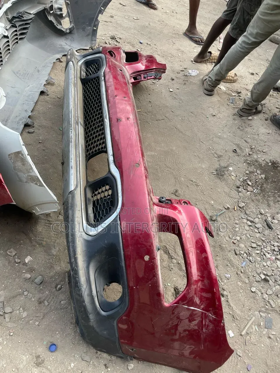 Front Bonnet Cherokee Latitude and Front Bumper 2016 to 20218