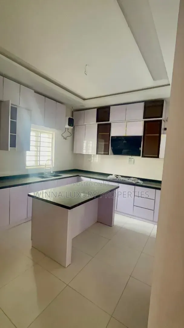 5bdrm Duplex in Efab Metropolis, Gwarinpa for sale