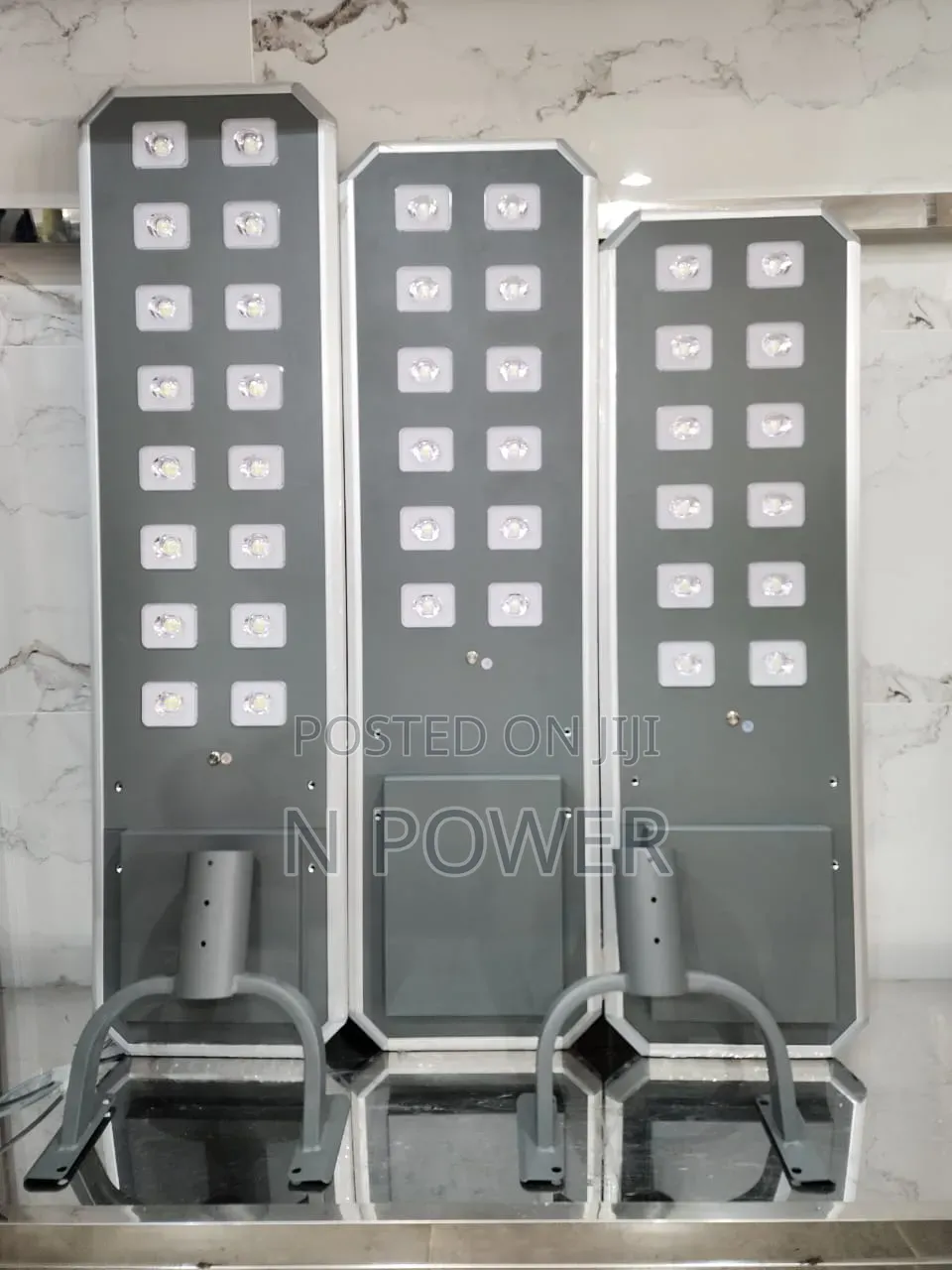 Benita Solar 16 Eyes Industrial Light