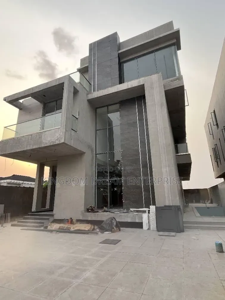 5bdrm House in Banana Island Ikoyi for sale