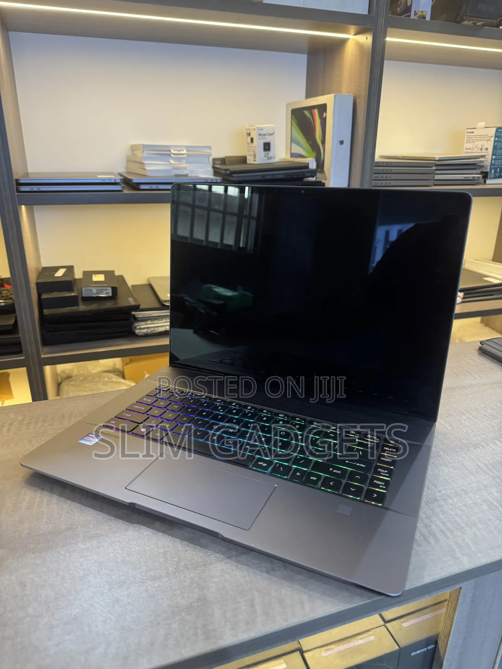 Laptop MSI Creator A16 AI+ 32GB Intel Core i7 SSD 1T