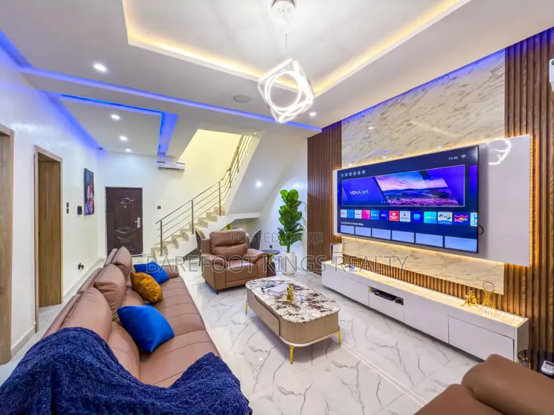 Luxury 3bedroom Apartment