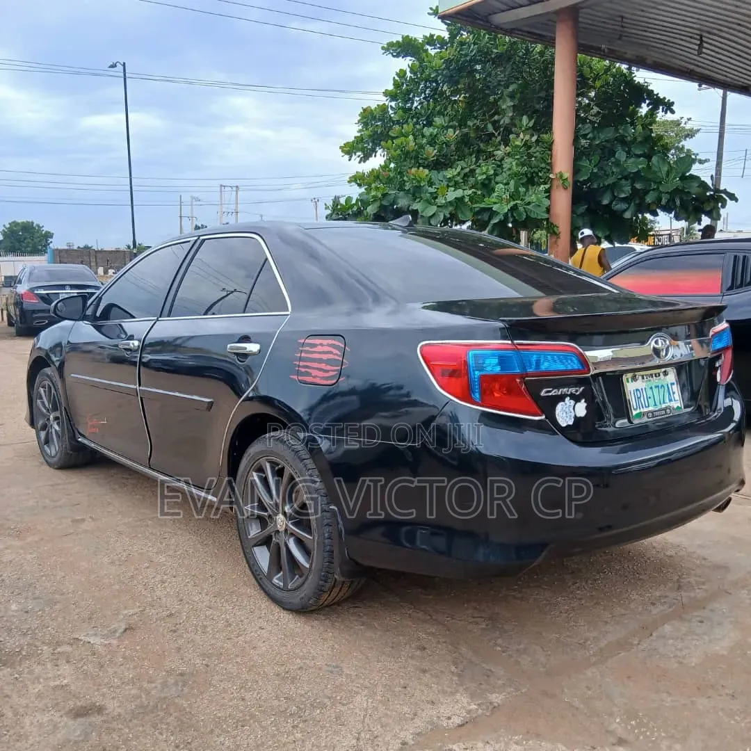 Toyota Camry LE 4dr Sedan (2.5L 4cyl 6A) 2014 Black