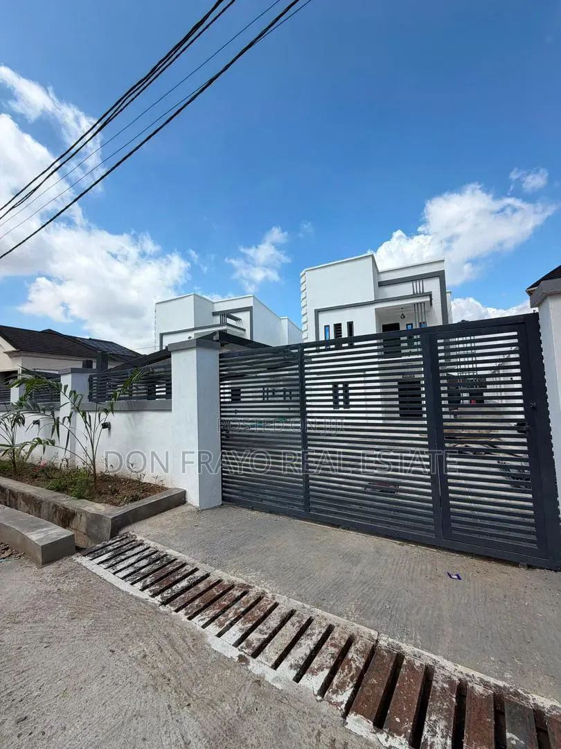5bdrm Duplex in Kolapo Ishola Gra, Akobo for sale