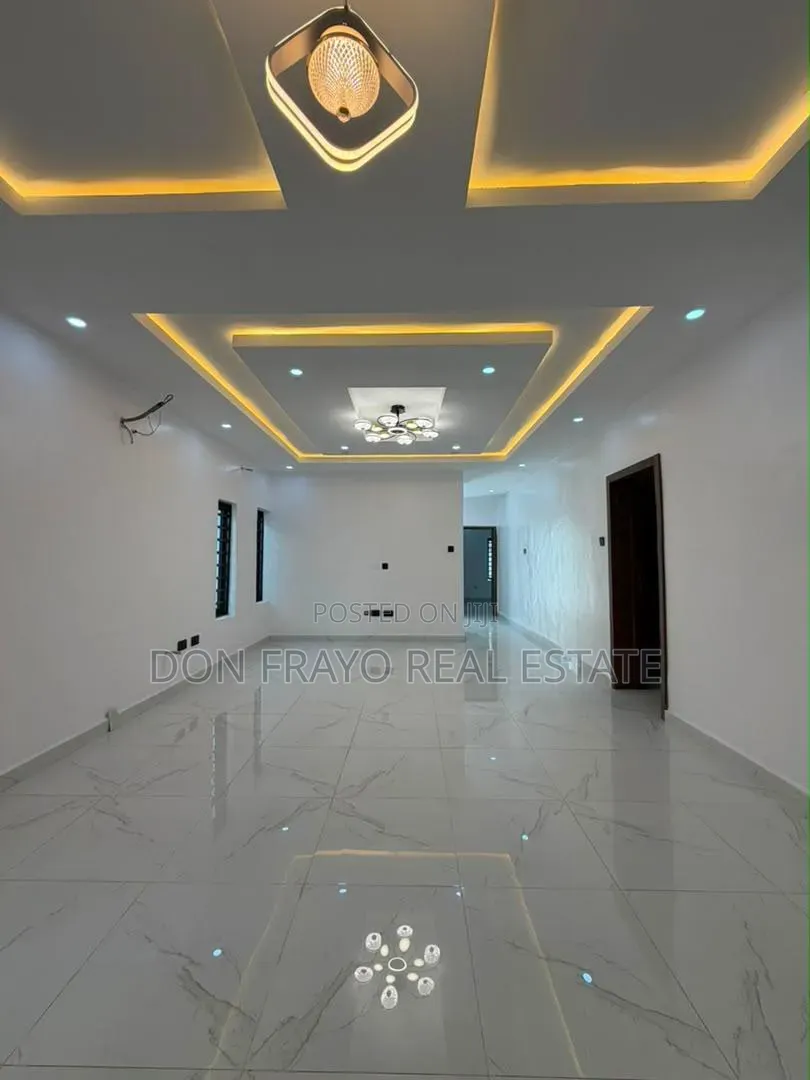 5bdrm Duplex in Kolapo Ishola Gra, Akobo for sale