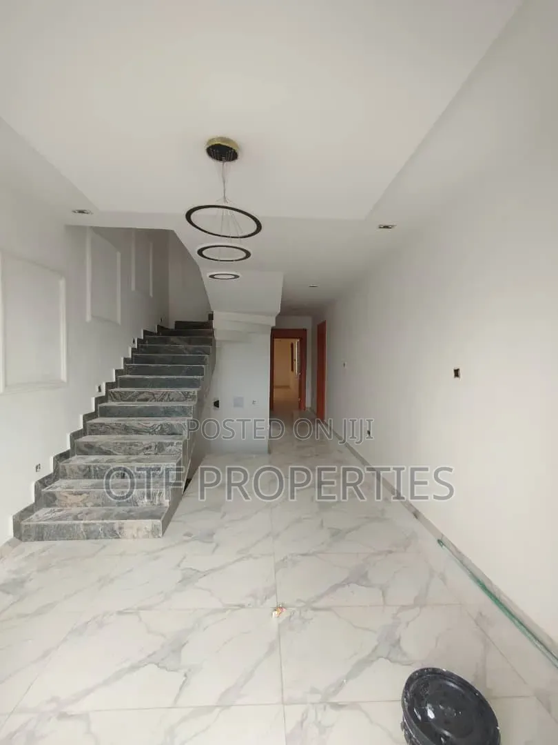 4bdrm Duplex in Jahi Main for rent