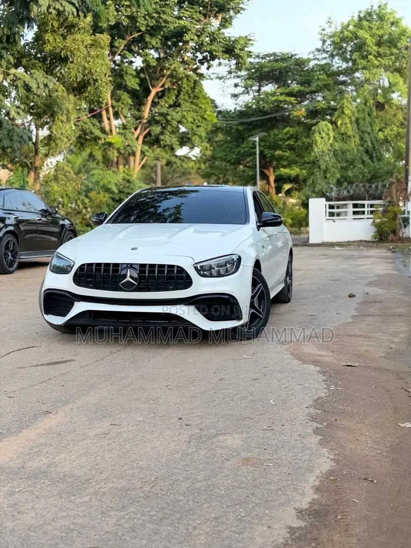 Mercedes-Benz E450 2022 White
