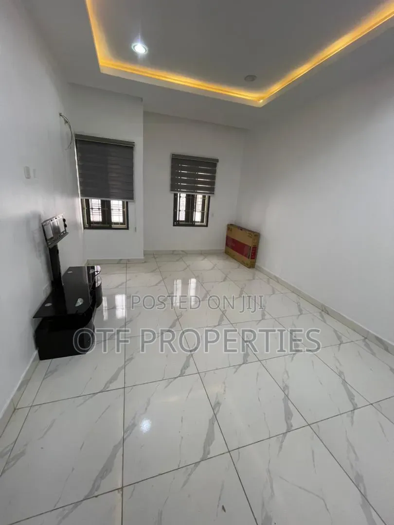 4bdrm Duplex in Jahi Gilmore for rent