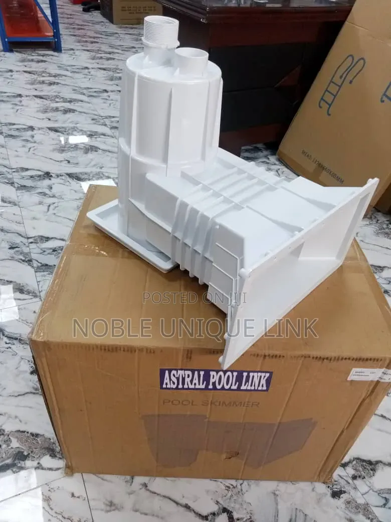 Swimming Pool Skimmer