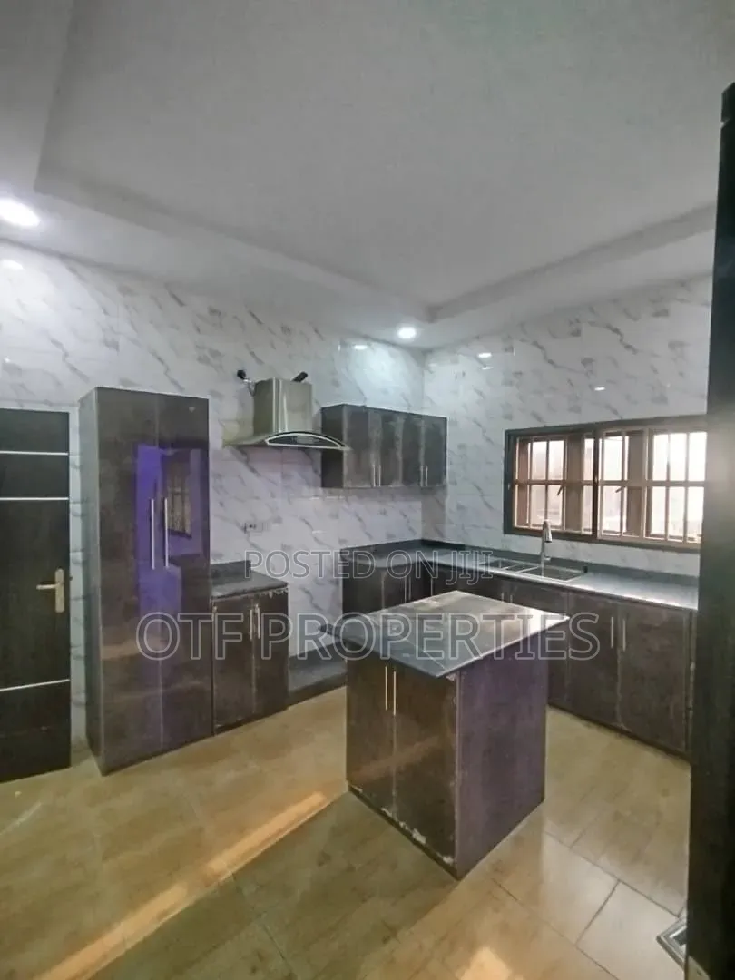 3bdrm Block of Flats in Jahi Main for rent
