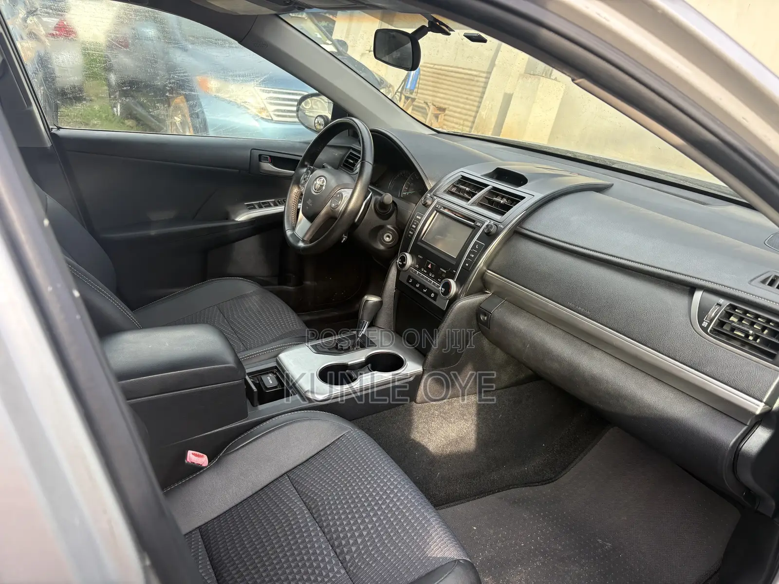 Toyota Camry SE 4dr Sedan (2.5L 4cyl 6A) 2013 Silver