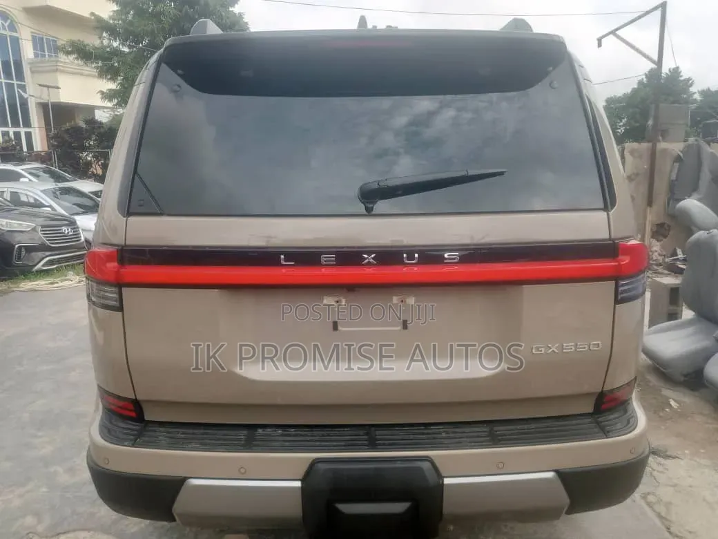 Lexus GX 2025 Gold