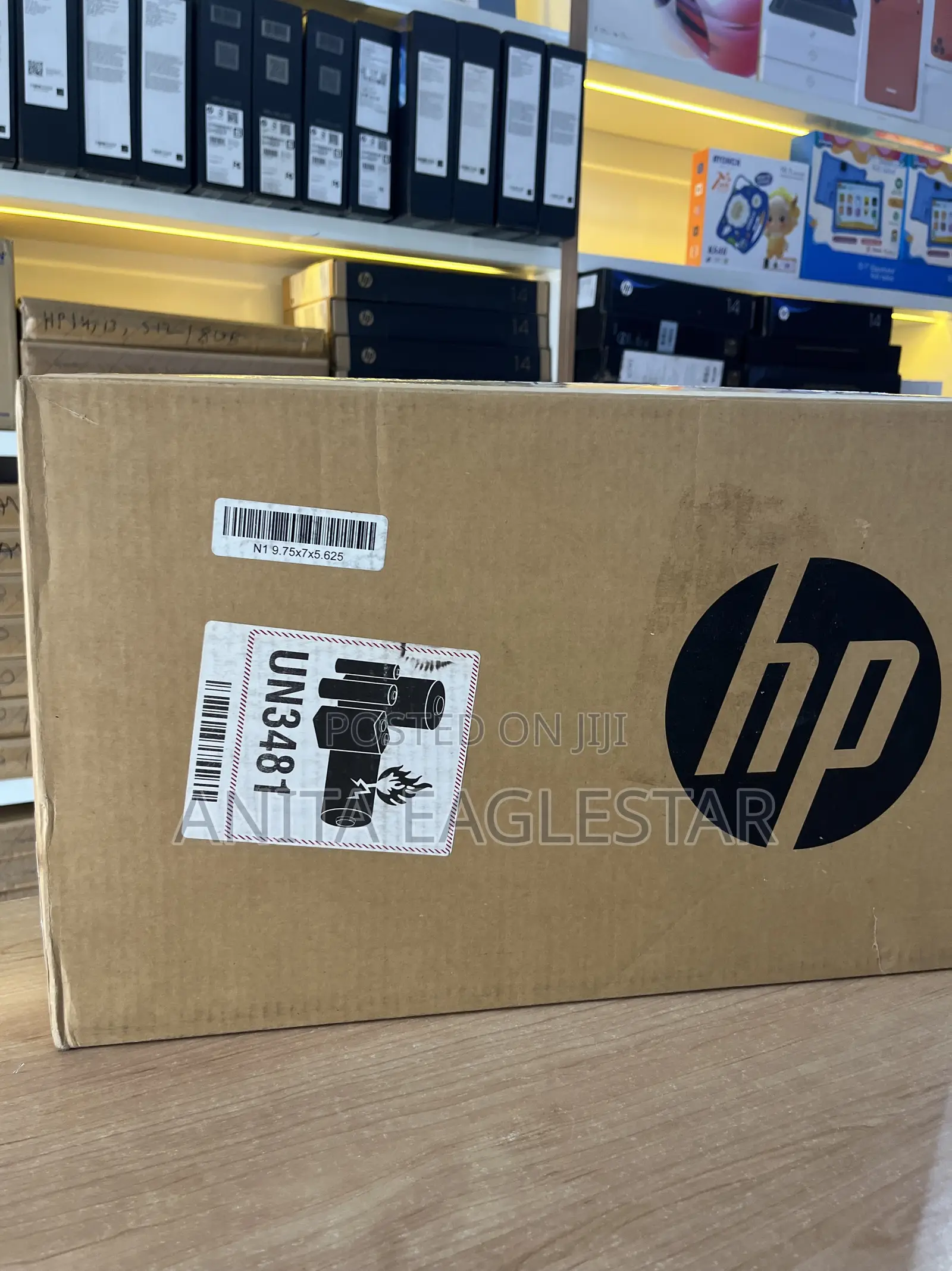 New Laptop HP 14-ep0063 8GB Intel Core i3 SSD 512GB