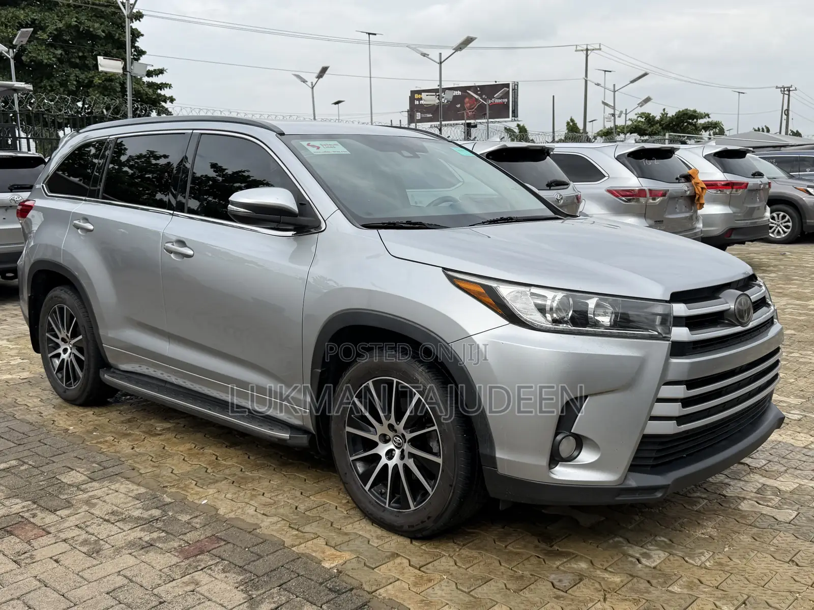 Toyota Highlander SE 4x2 V6 (3.5L 6cyl 8A) 2017 Silver