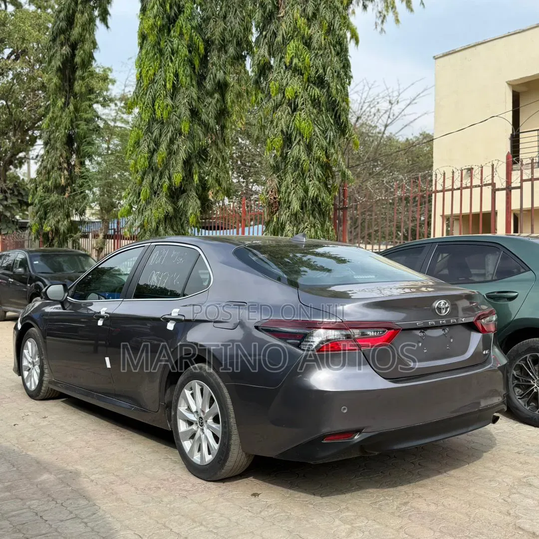 Toyota Camry 2021 Gray