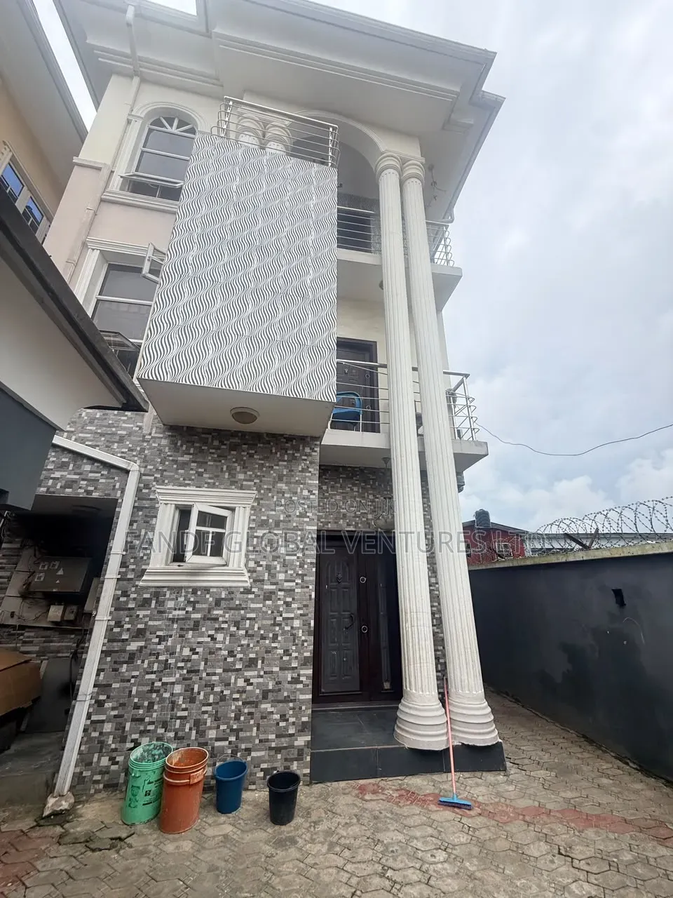 2bdrm Block of Flats in Ijesha for sale