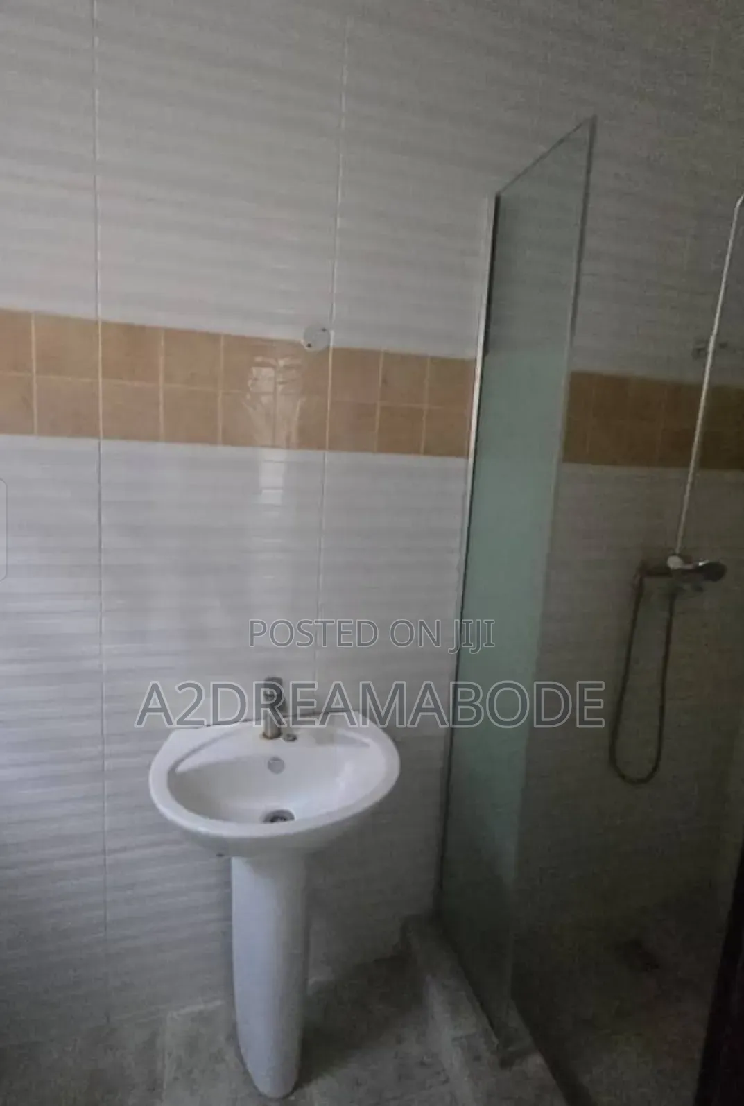 5bdrm Duplex in Omole Phase 2 for sale