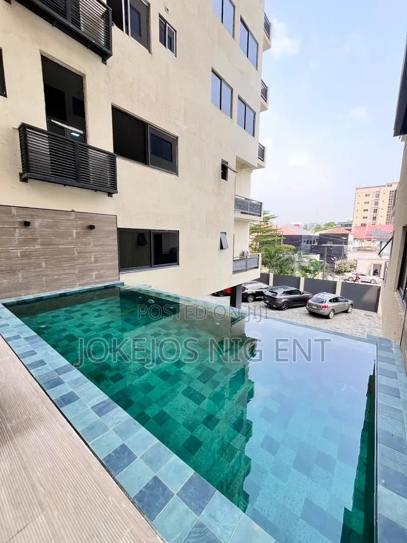 3bdrm Apartment in Victoria Island, Ahmadu Bello Way for sale