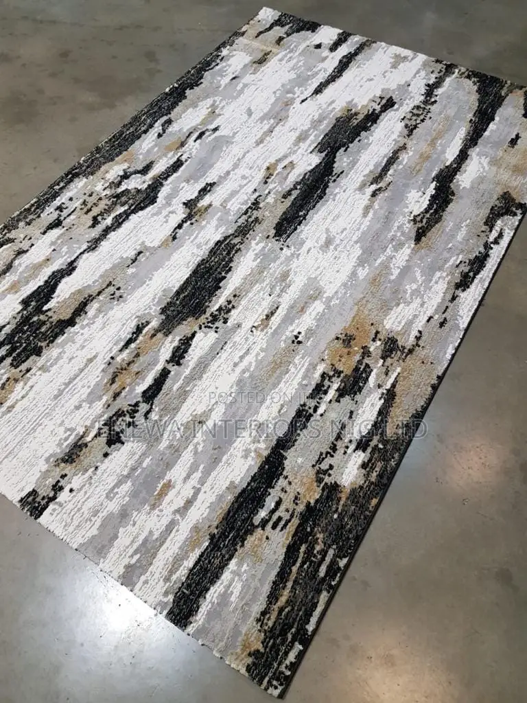 Black and Grey Color Center Rug