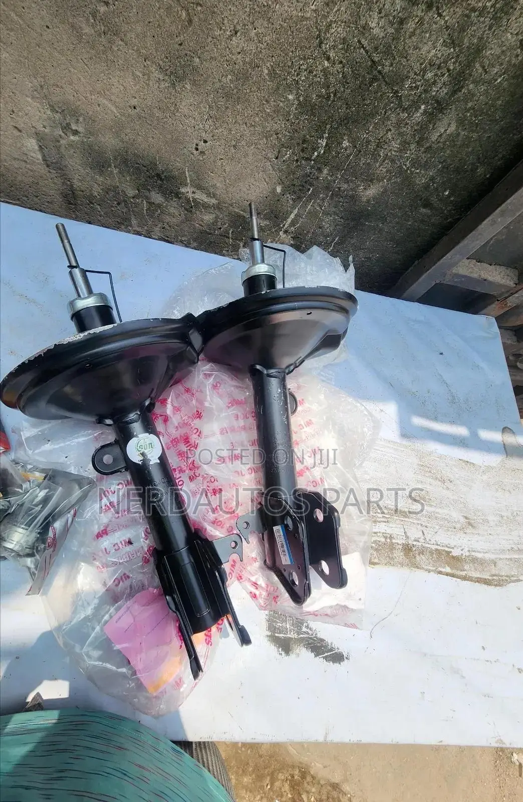 Front Shock Absorber Honda Pilot and MDX 2003-2006 Model