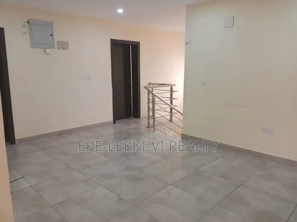 4bdrm Maisonette in Ikate for rent