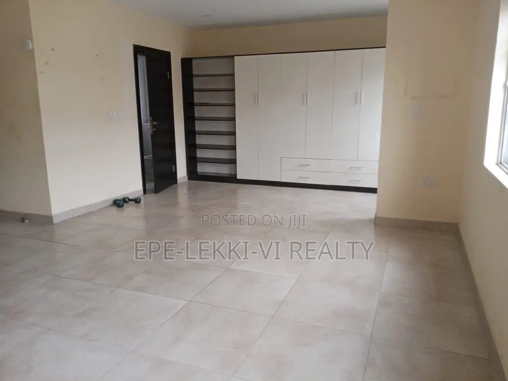 4bdrm Maisonette in Ikate for rent