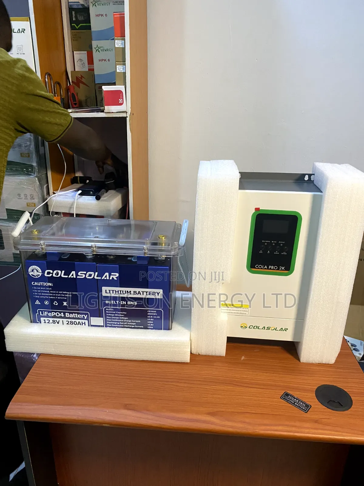 2kva Hybrid Inverter With 3.6kwh Lithium Battery