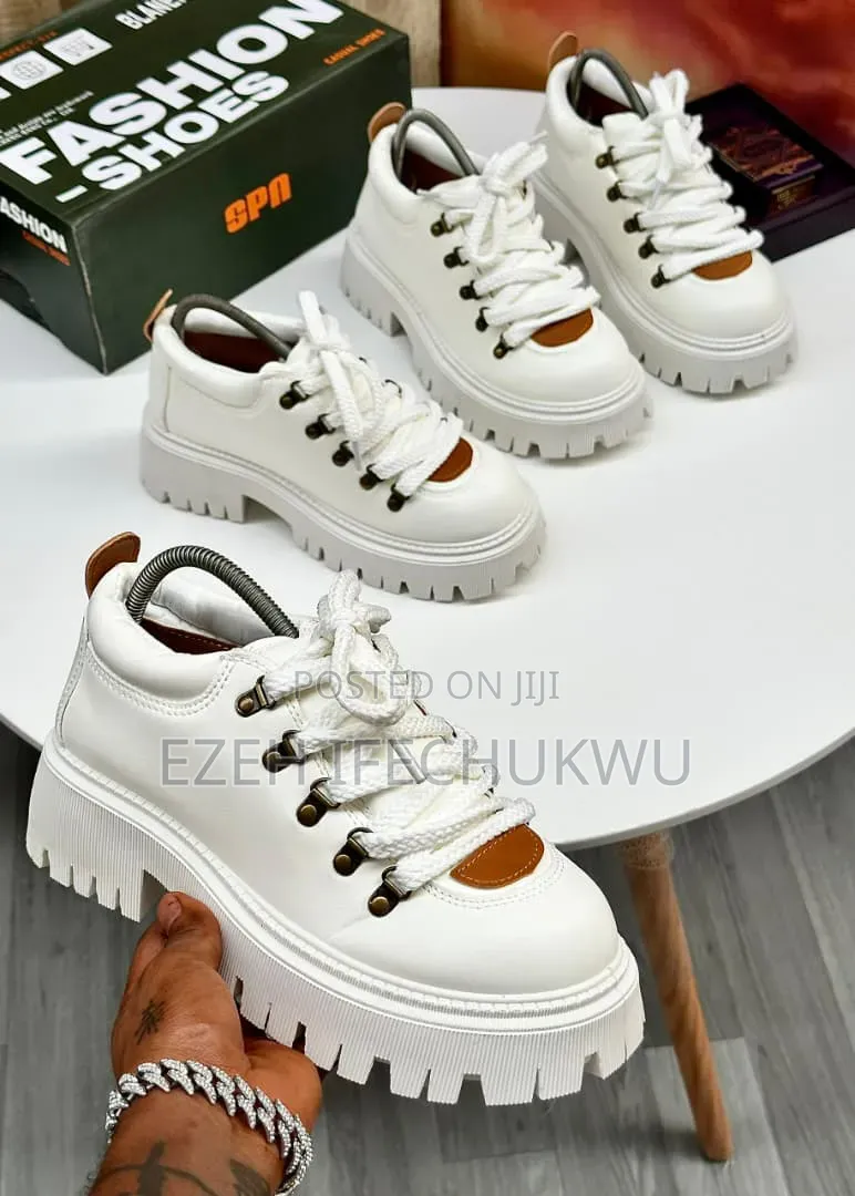 Unisex Leather Boot