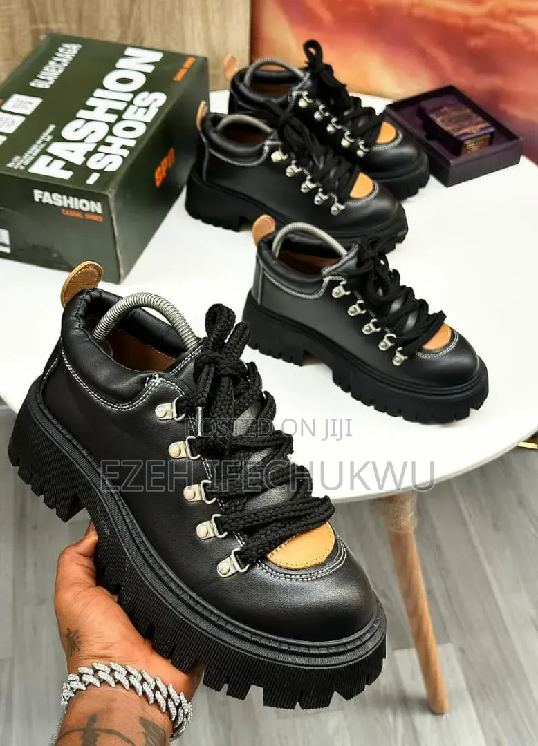 Unisex Leather Boot