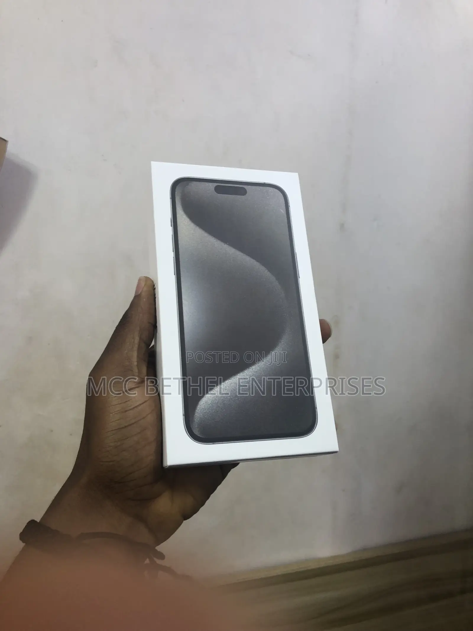 New Apple iPhone 15 Pro Max 256 GB Gold
