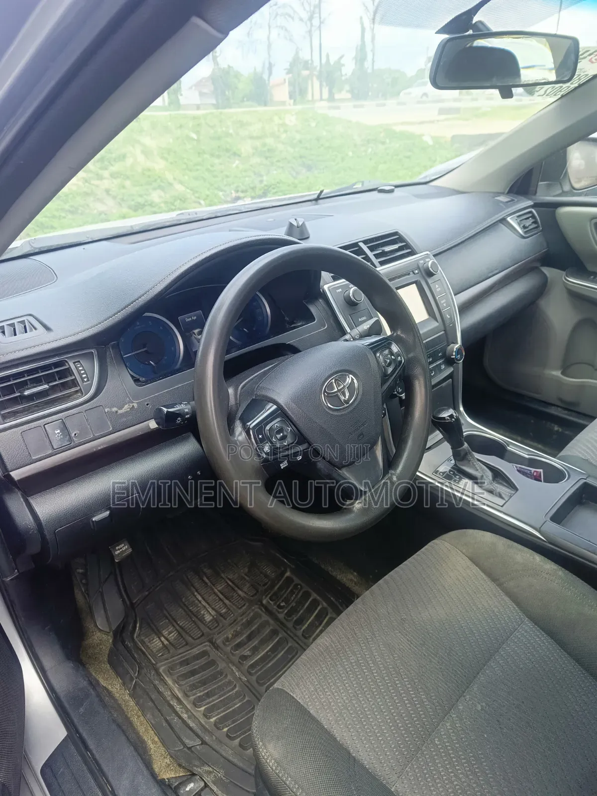 Toyota Camry 2017 Silver