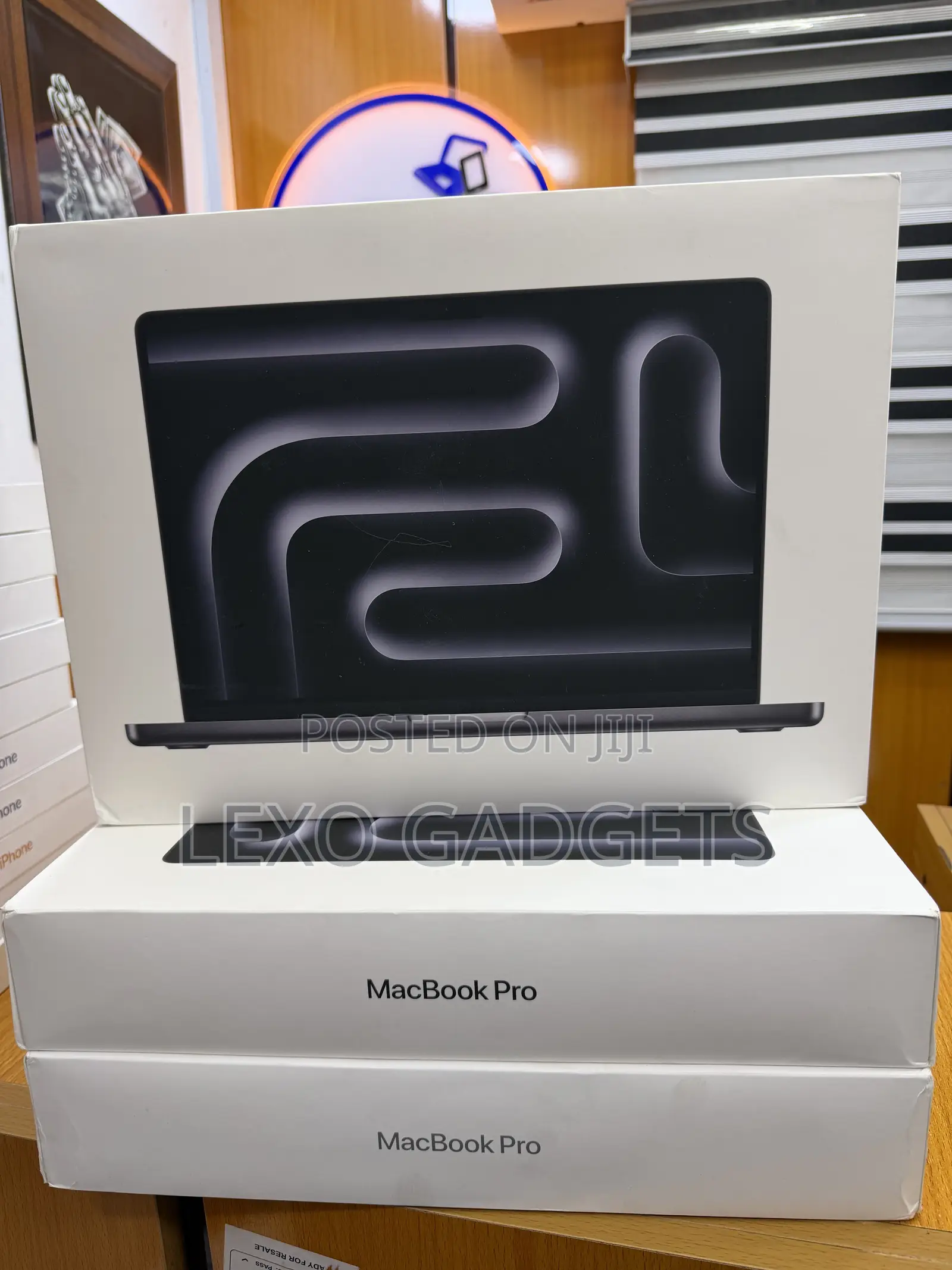 New Laptop Apple MacBook Pro 2025 M5 16GB Apple M5 SSD 1T