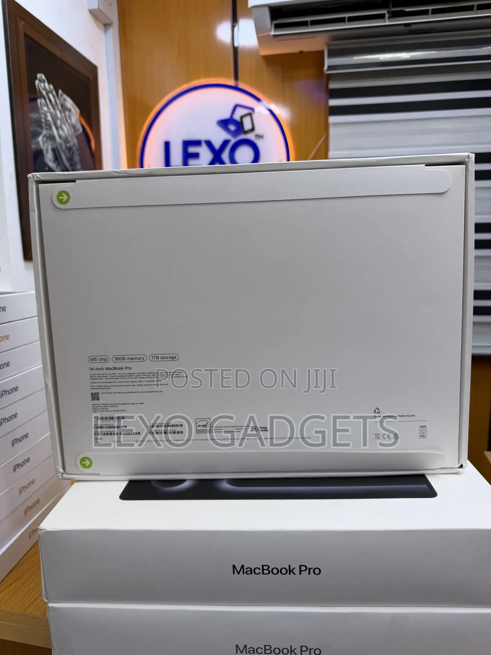 New Laptop Apple MacBook Pro 2025 M5 16GB Apple M5 SSD 1T
