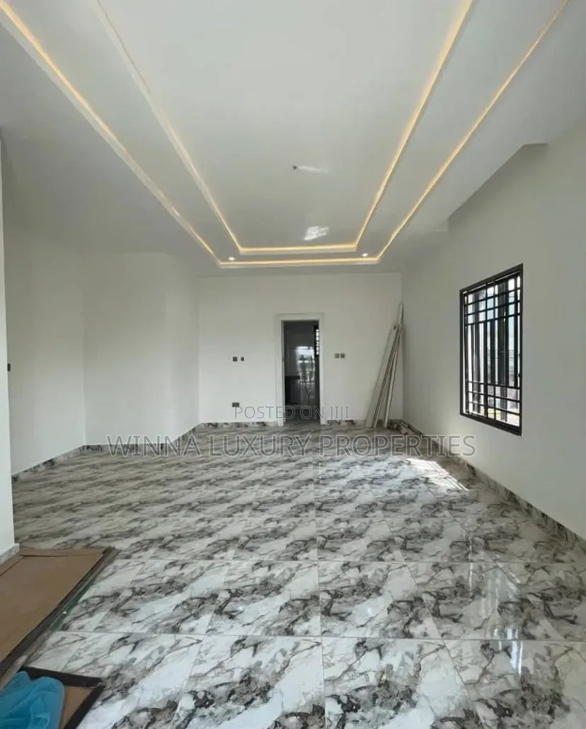 7bdrm Duplex in Utako for sale