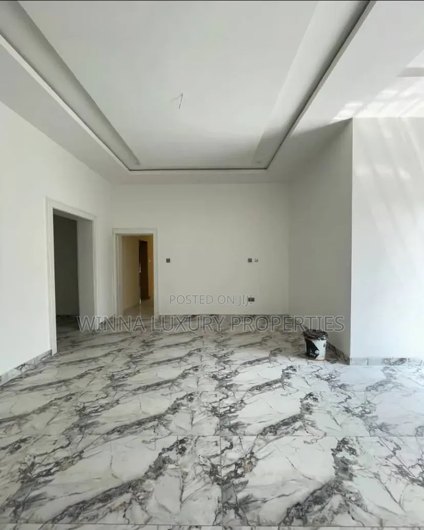 7bdrm Duplex in Utako for sale