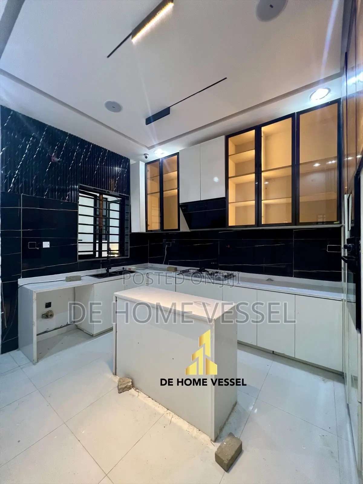5bdrm Duplex in Lekki for sale