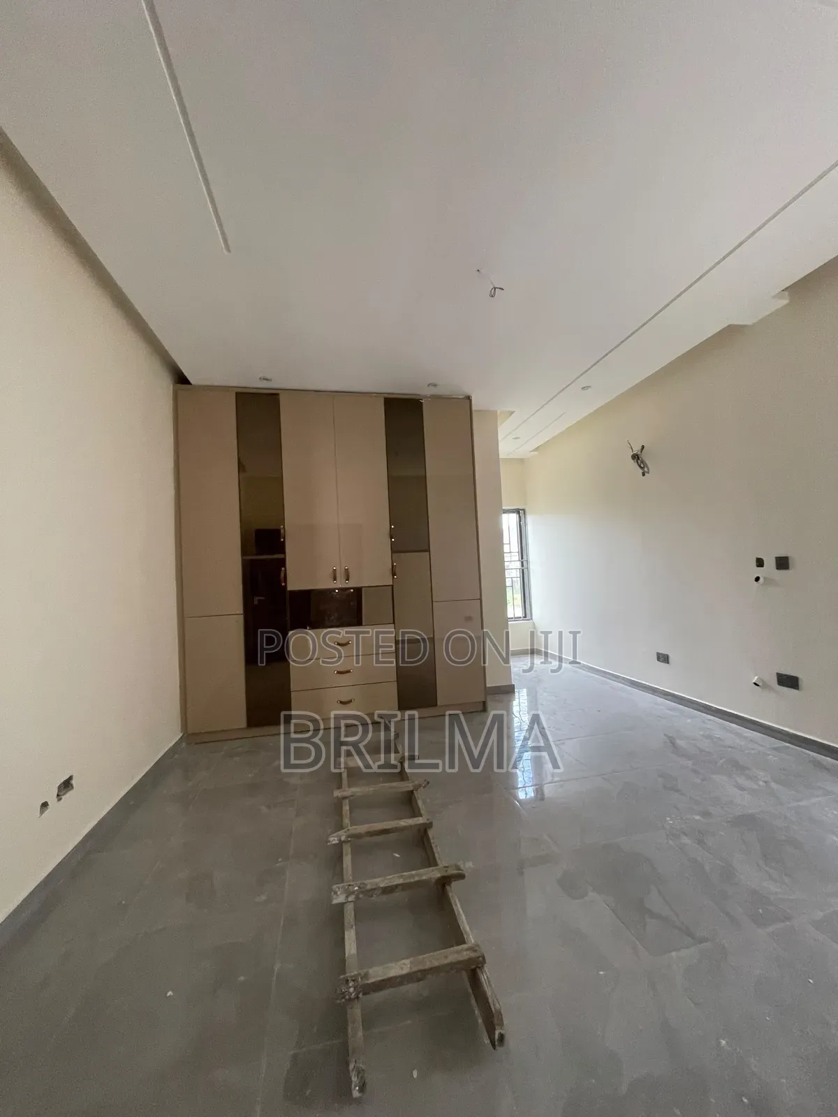 45 SQM of Office Space in Wuse 2 for Sale
