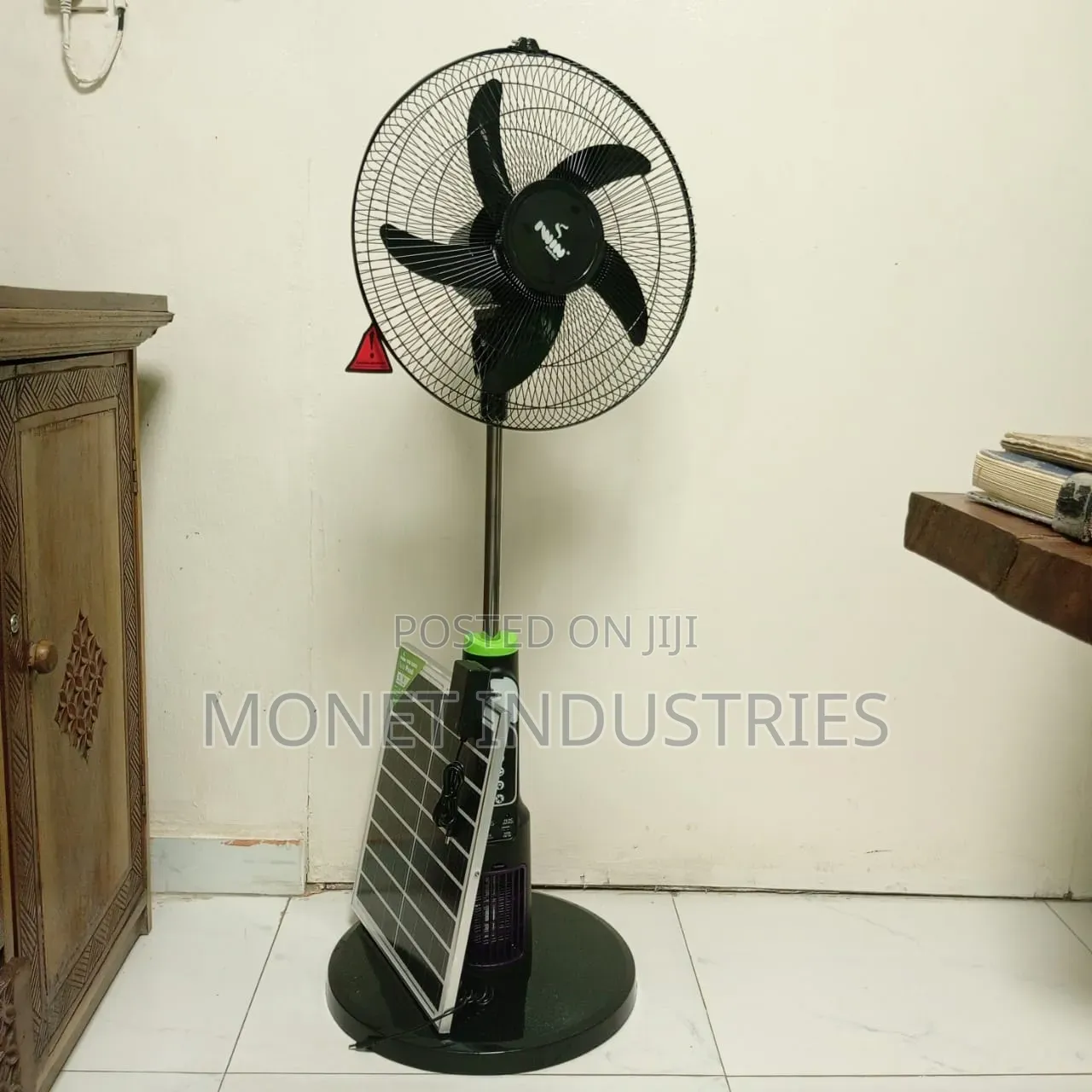 Iwin 18inch Rechargeable Solar Standing Fan