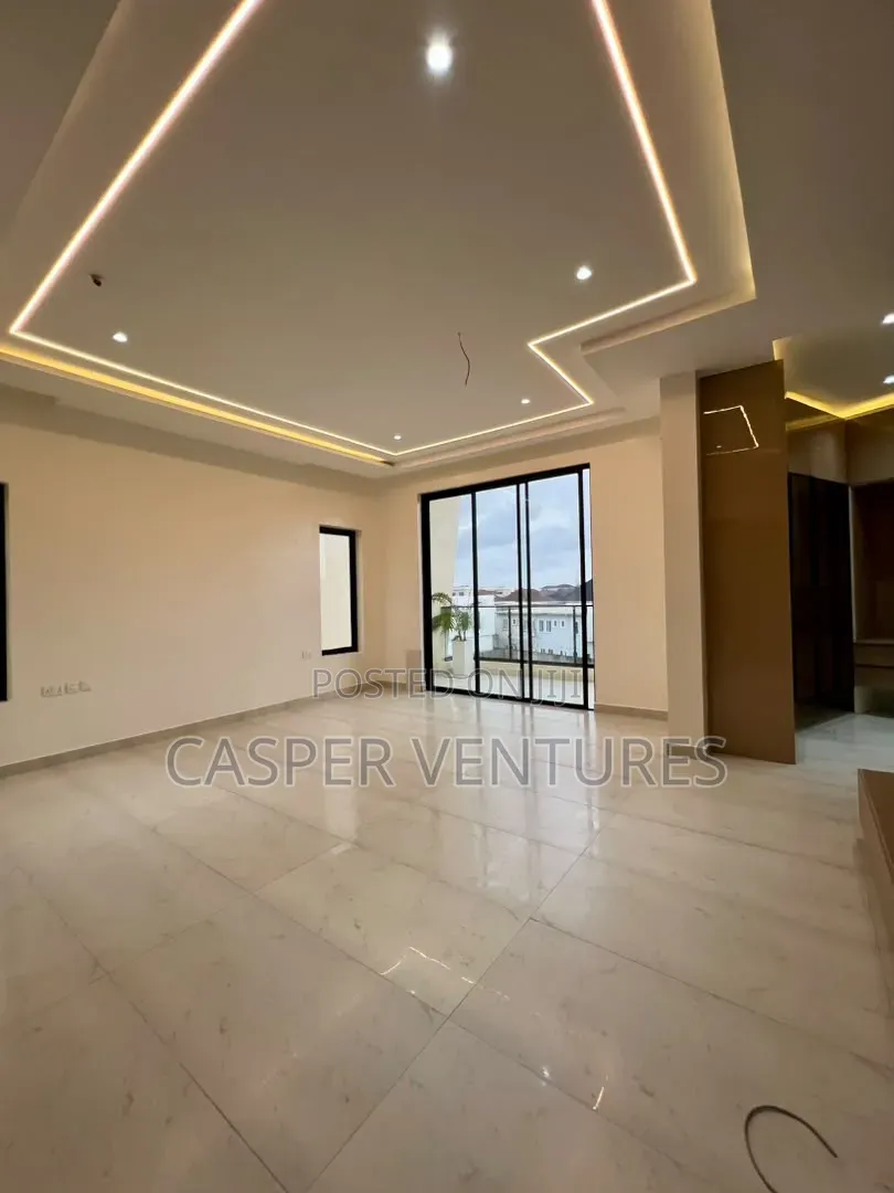5bdrm Duplex in Royal Pine, Lekki Phase 2 for sale