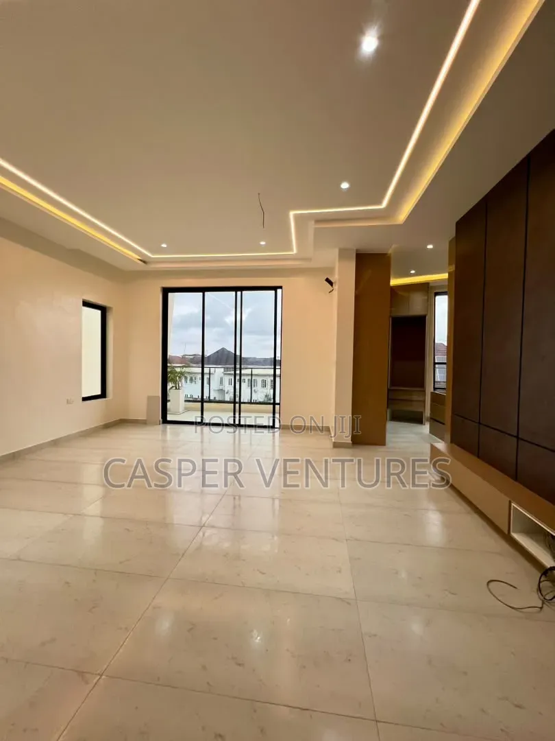 5bdrm Duplex in Royal Pine, Lekki Phase 2 for sale
